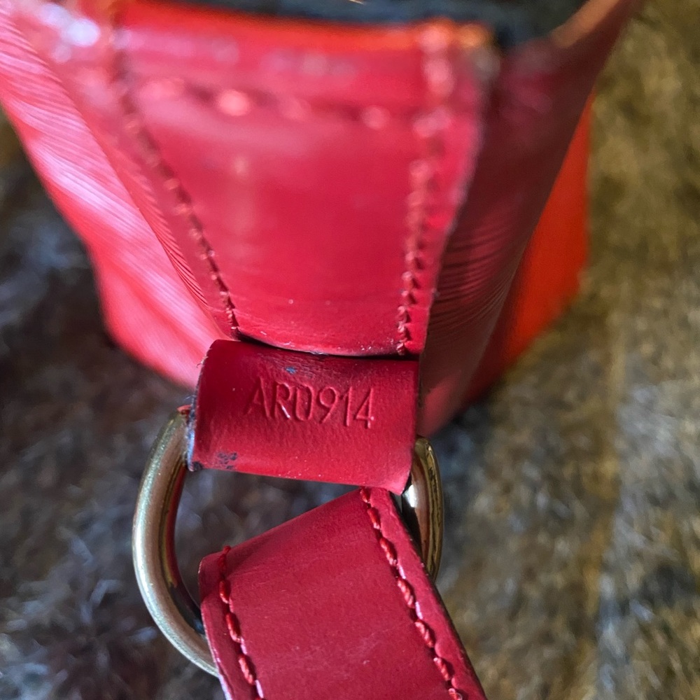 Louis Vuitton Epi Noé PM - Picture 11 of 12